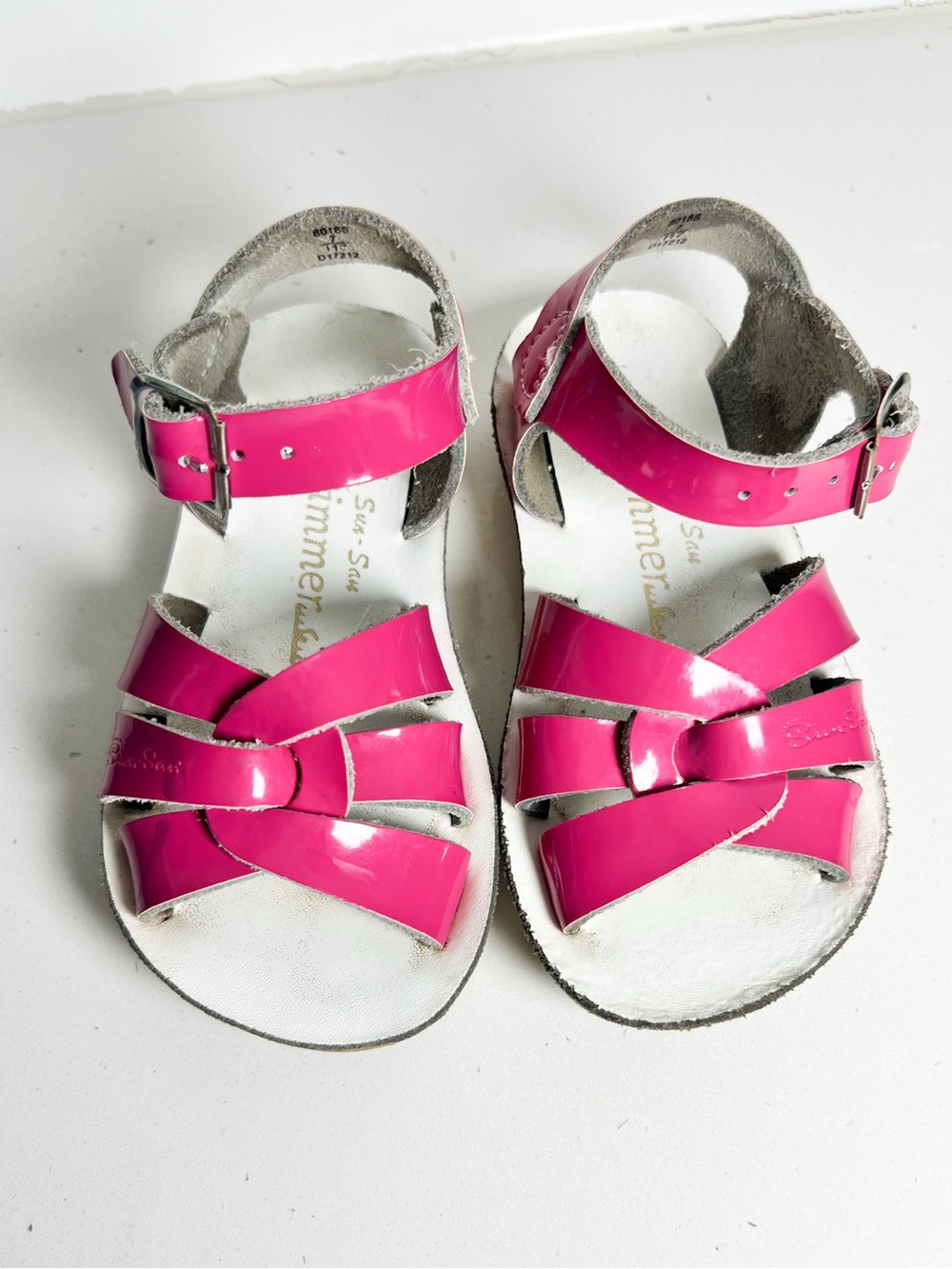 Sun-San Salt-Water Swimmer Sandals Shiny Pink Patent Leather Size 7